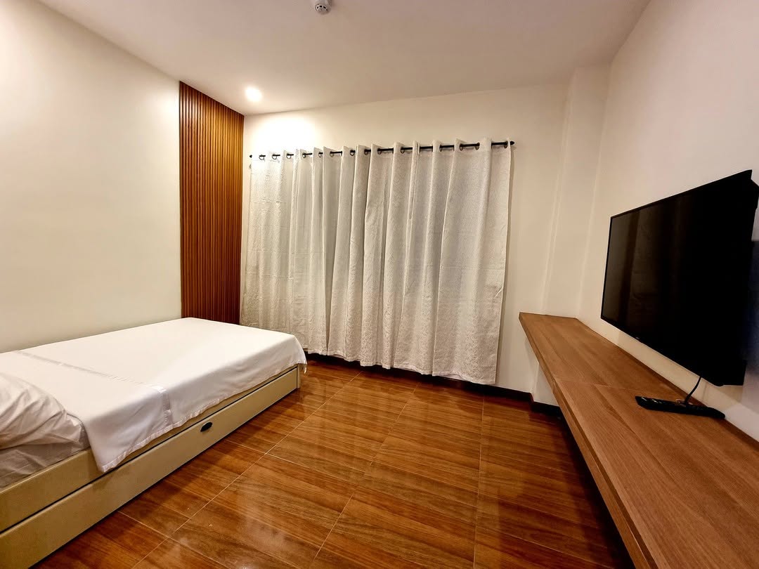 Suite Balcony — exterior view